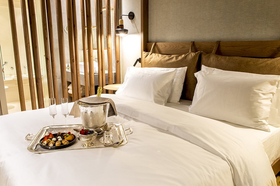Room service - Grand Hotel Savoia