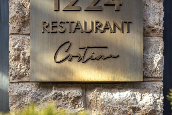1224 Restaurant Cortina