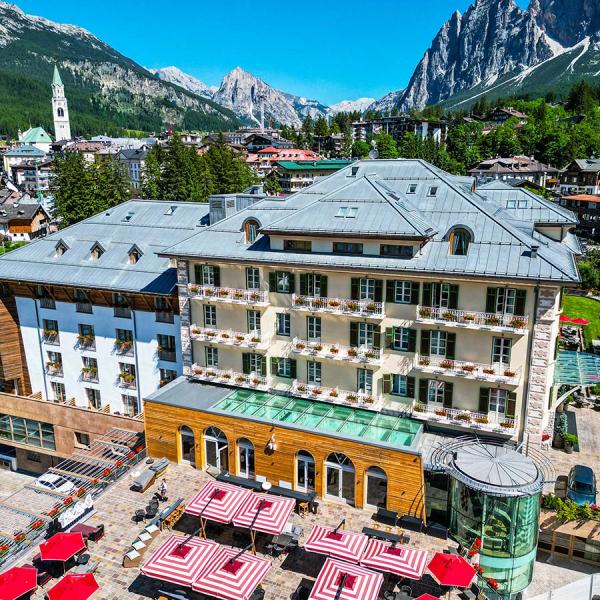 Grand Hotel Savoia Building